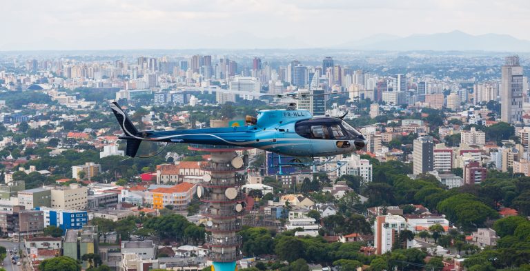 Voos panorâmicos de helicóptero voltam a Curitiba