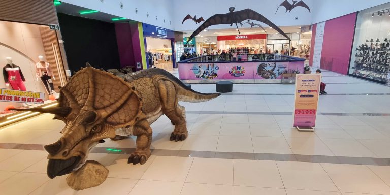 Última chance de apreciar esculturas gigantes de dinossauros no Park Shopping Boulevard