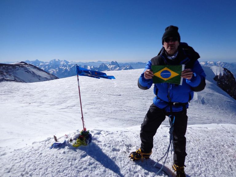Brasileiro mais velho a conquistar o Everest faz palestra em Curitiba