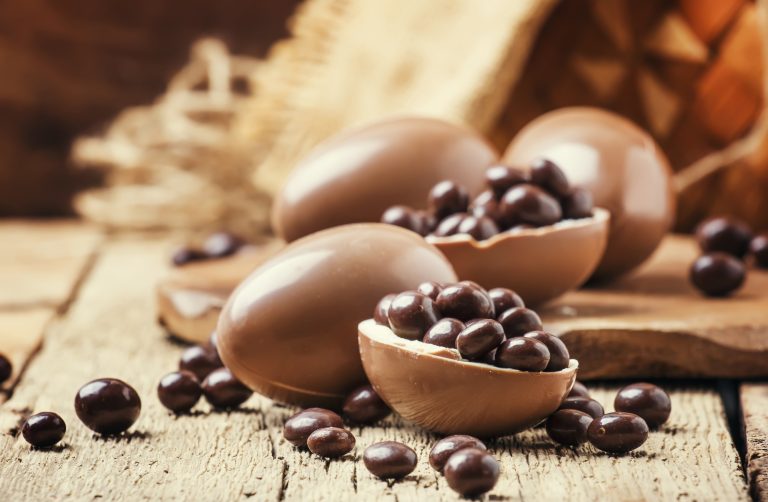 Cuidado durante a Páscoa: chocolate pode matar seu pet