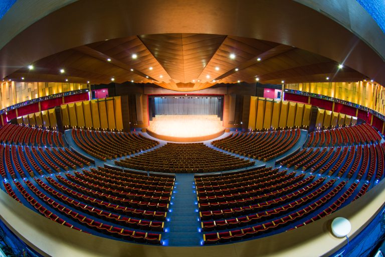 ChatGPT em sala de aula e nos negócios é tema de palestra gratuita no Teatro Positivo