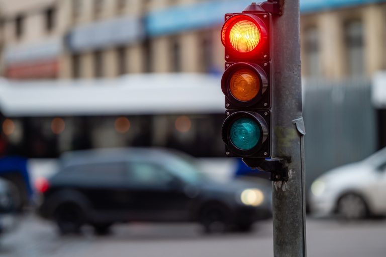 “Barbeiro ou piloto?”: confira infrações no trânsito que motoristas cometem sem saber