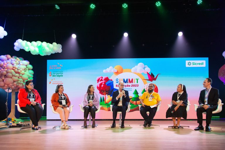 Evento propõe reencontro com infância dos professores para transformar educação