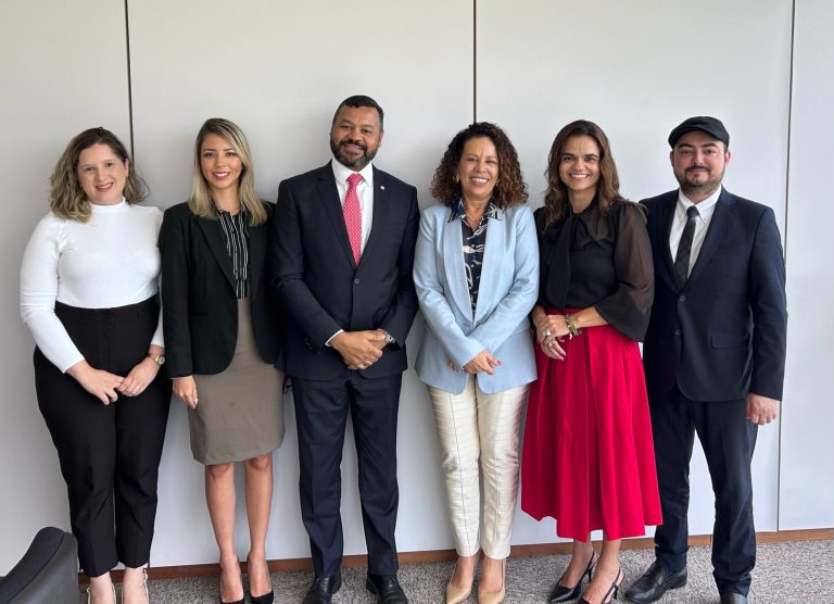 Professor de Direito Eleitoral do UniCuritiba participa de reunião no TSE