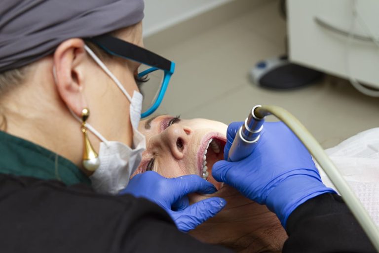 Saúde bucal: Novas tecnologias facilitam tratamentos dentários