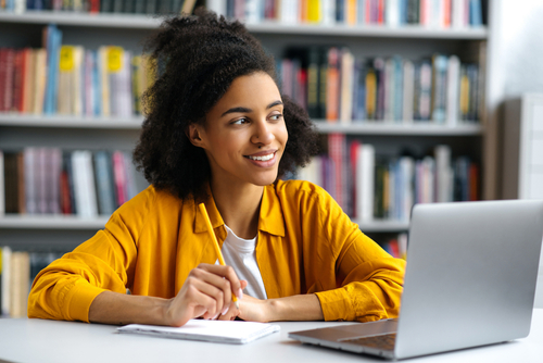 Faculdade Anhanguera oferece recursos inovadores gratuitos para estudantes