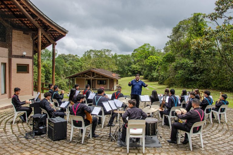 Reserva Natural da SPVS recebe Orquestra Filarmônica de Antonina