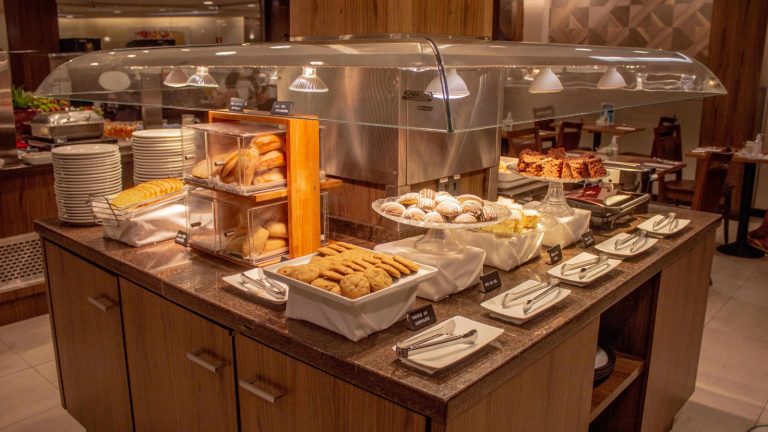 Deville Curitiba participa do festival Breakfast Weekend