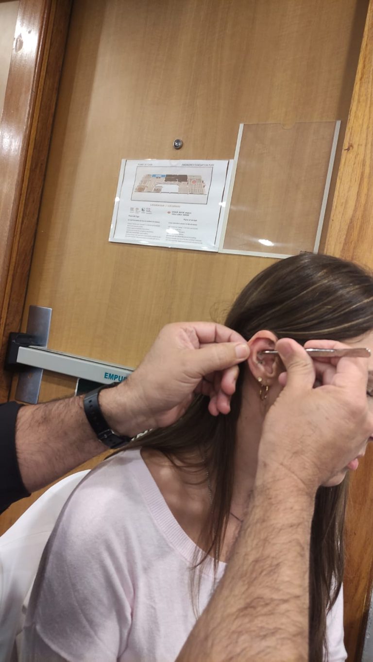 Corpo e mente pode estar equilibrados na sua orelha