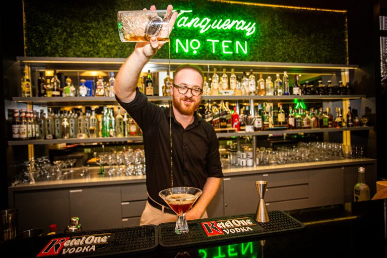 Five Lounge aposta em drinks autorais com assinatura do melhor bartender do Brasil