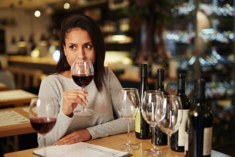 O segredo por trás da taça: como a água pode transformar a degustação de vinhos