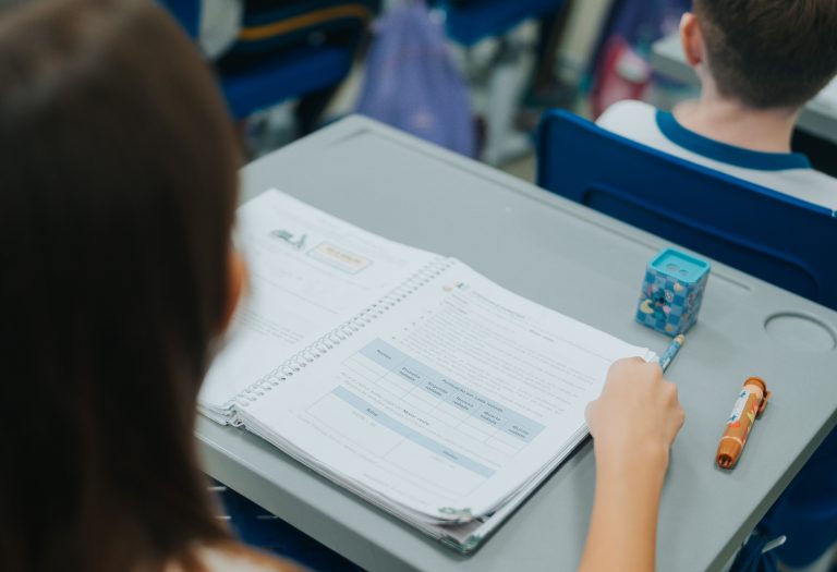 Educadores questionam eficácia de provas tradicionais Educadores questionam eficácia de provas tradicionais