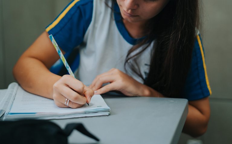 Três conteúdos que seu filho aprende nas aulas de Ensino Religioso Três conteúdos que seu filho aprende nas aulas de Ensino Religioso