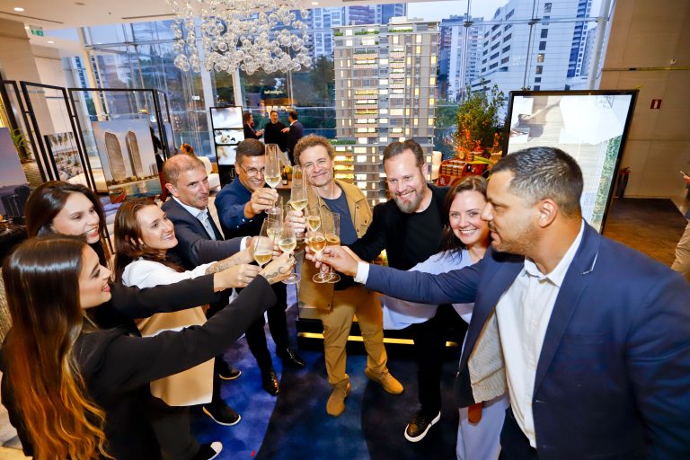 Zireh inaugura Lounge Praias no Pátio Batel e amplia atuação no litoral