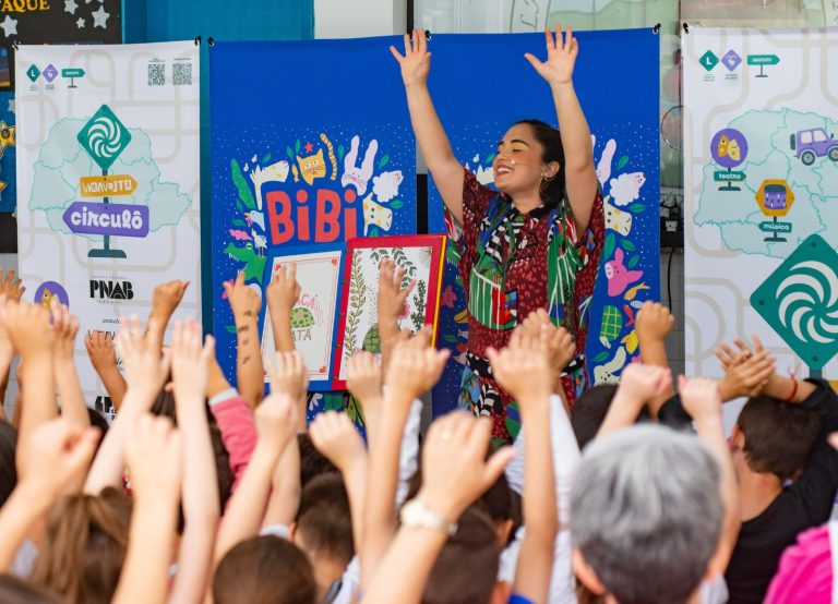 Projeto ViraVolta Circulô leva teatro, música e literatura a escolas públicas do Paraná Projeto ViraVolta Circulô leva teatro, música e literatura a escolas públicas do Paraná