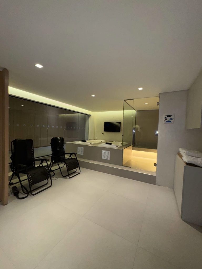 Surf Center inaugura espaço de recuperação muscular em parceria com a Recovery Pro Esporte