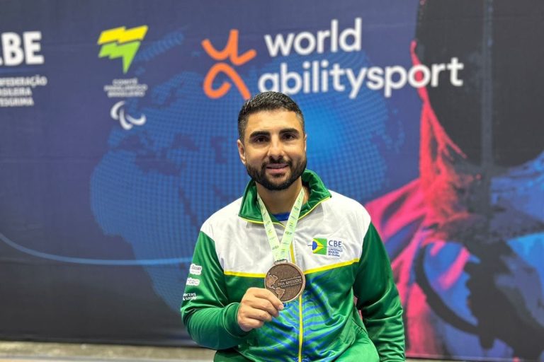 A virada de Izaías Monteiro na paraesgrima: paranaense estará na Copa do Mundo da Tailândia