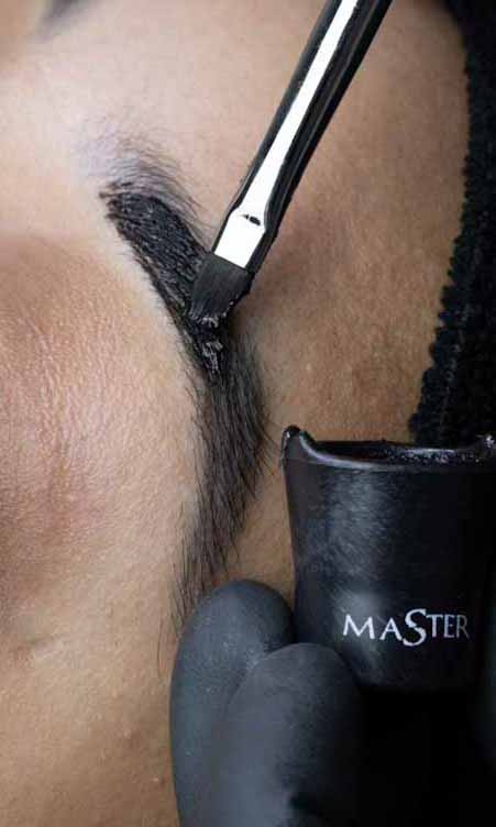 Henna de sobrancelhas volta com força e ganha nova geração de fórmulas seguras