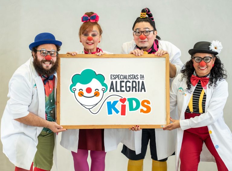 Projeto Especialistas da Alegria Kids leva descontração e música para crianças e adolescentes no Hospital Oncopediátrico Erastinho de Curitiba