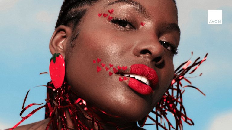 Lip art: Avon transforma batom em protagonista do Carnaval 2026