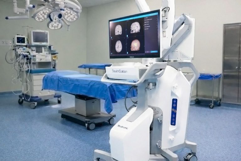 Amigos do HC doam novo sistema de neuronavegação para o Hospital de Clínicas