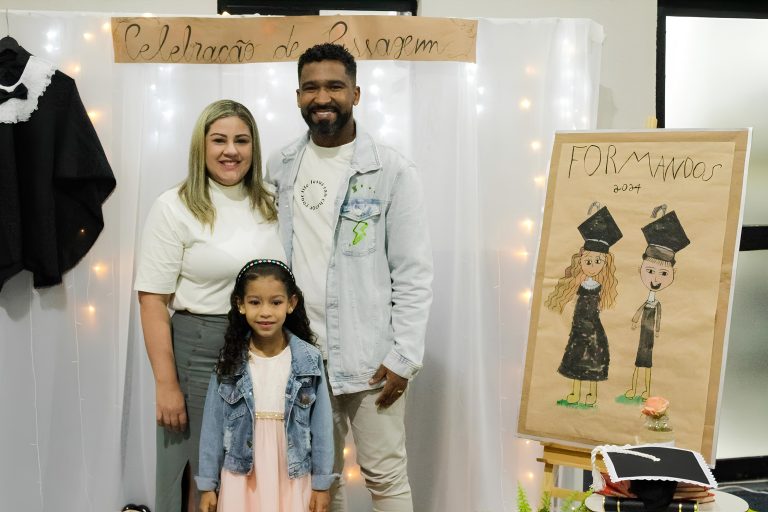 Apoio durante licença-maternidade ajuda colaboradora a crescer na carreira e liderar equipe de mulheres