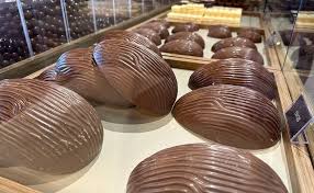 Páscoa deve movimentar R$ 5,3 bilhões e reforçar preferência por compras em lojas físicas