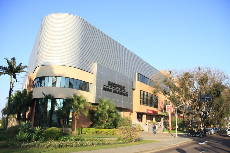 Shopping Jardim das Américas terá horário especial no feriado do Dia do Trabalho