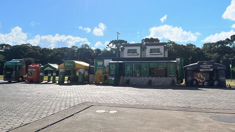 Casa Siga Bem passa por três unidades da Rede Pelanda, no Paraná,  e leva saúde, bem-estar e serviços gratuitos a centenas de pessoas no Paraná