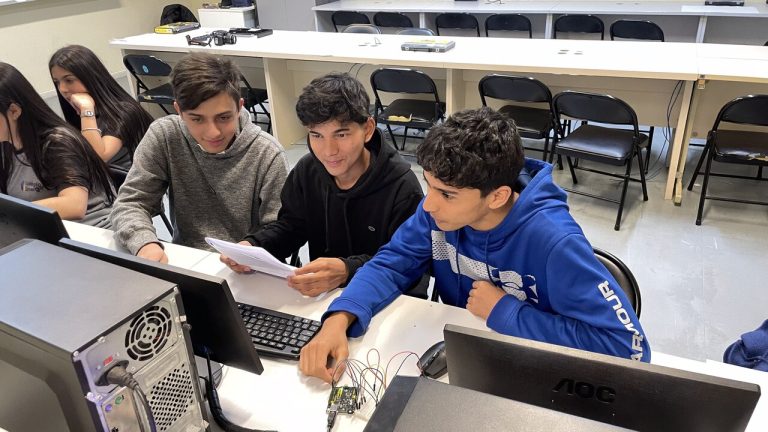 Colégio Sinerge, em Curitiba, conquista homologação e reforça ensino inspirado no modelo dual alemão que integra teoria e prática na formação