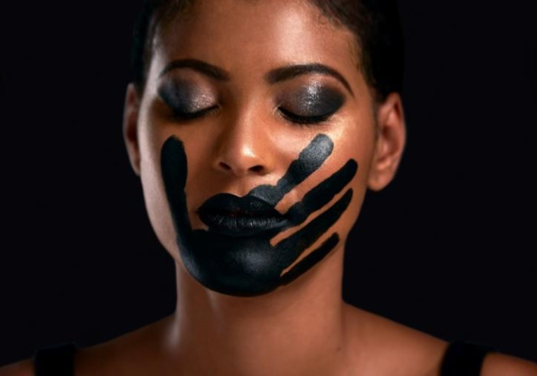 Proteção ou excesso a misoginia