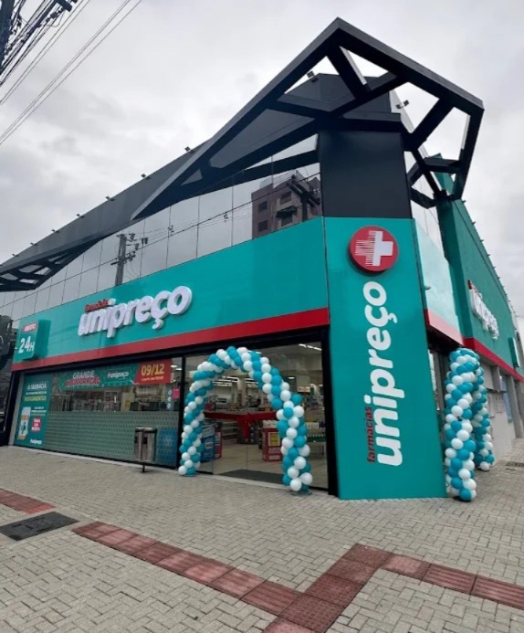 Unipreço reinaugura unidade em Guaratuba com programação especial, ofertas e troca de figurinhas