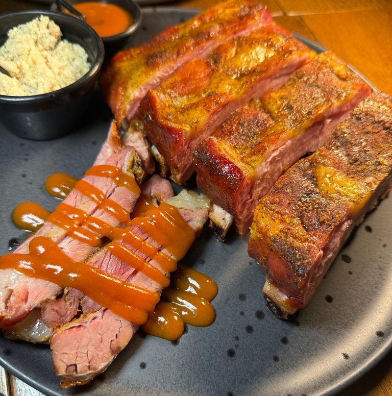Eagle BBQ & Burger prepara Dia das Mães com cortes defumados, reservas abertas e opção de delivery