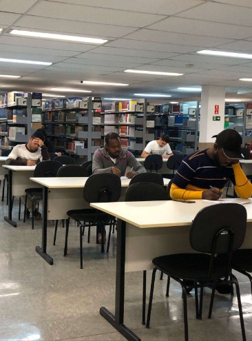 Instituto Yduqs e Educação Sem Fronteiras ampliam alcance nacional de certificação em Língua Portuguesa para refugiados