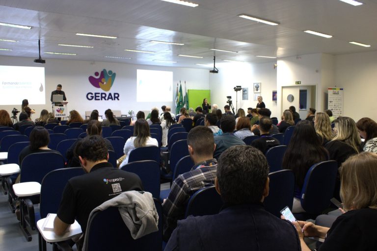 Seminário Bi-Estadual de Aprendizagem, Paraná e Santa Catarina,  discute caminhos para fortalecer a formação profissional e a inovação nas empresas