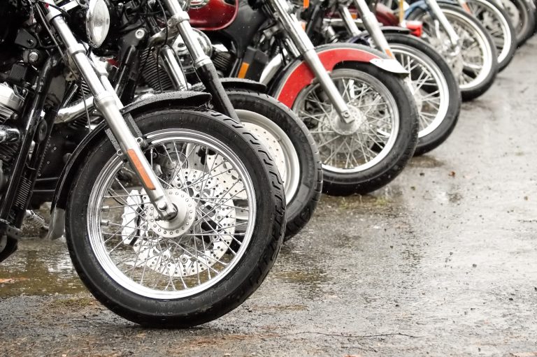 Boom das motocicletas transforma mobilidade e movimenta nova cadeia econômica no Paraná