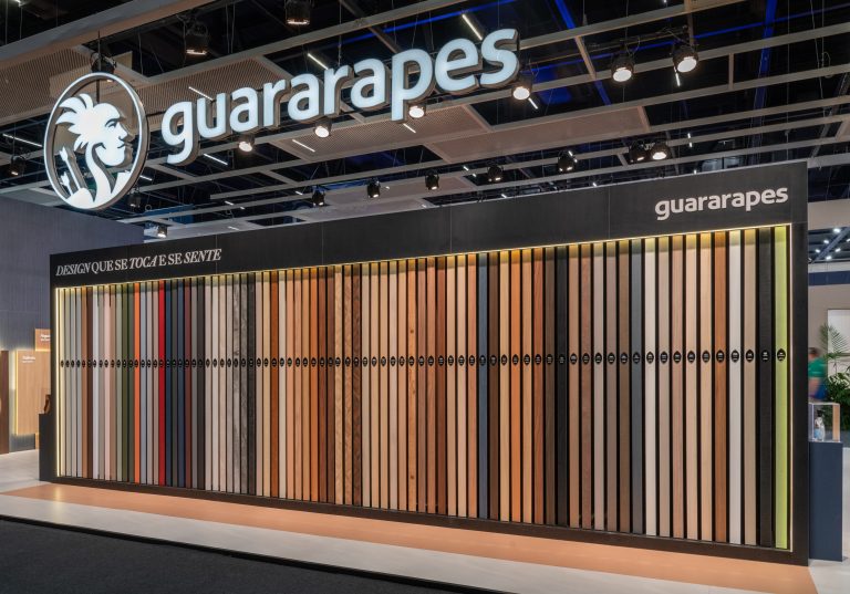 Estande da Guararapes recebe certificação Better Stands Prata na ForMóbile 2026