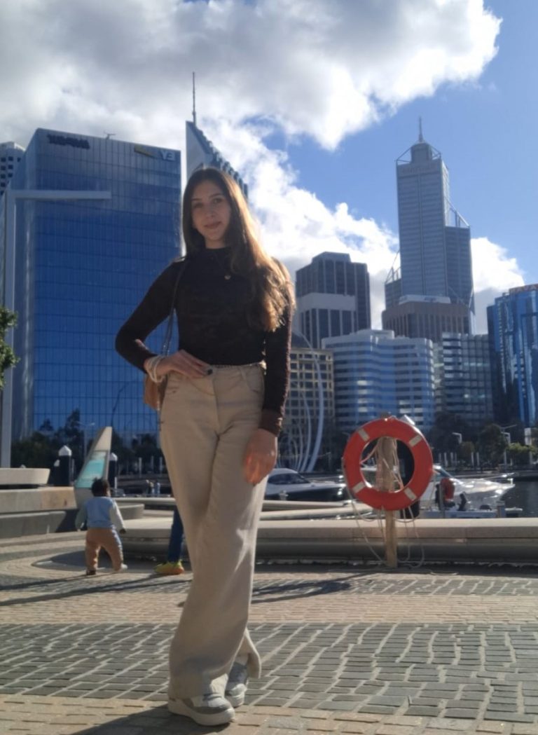 Projeto de educação  da Rede Pelanda contribui para trajetória de jovem que realiza intercâmbio na Austrália 