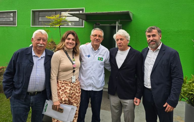 Ministro Alexandre Padilha visita Hospital Angelina Caron e destaca expansão de cirurgias, exames e tecnologia no Paraná
