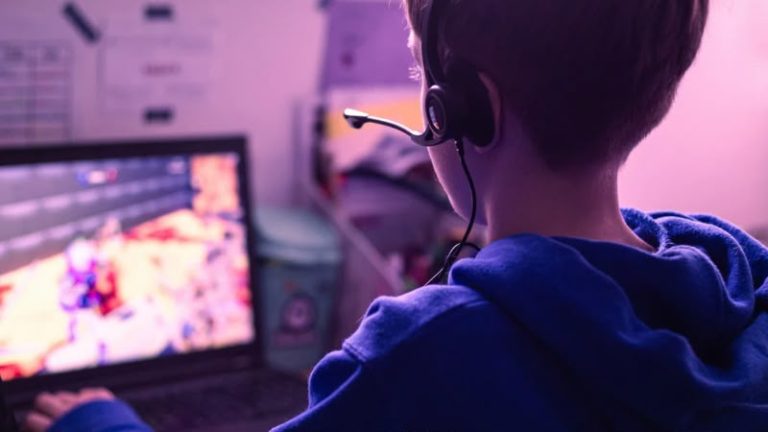 ECA Digital entra na fase prática e amplia atenção sobre serviços acessados por crianças e adolescentes