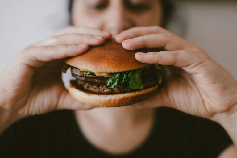 Por que comer bem ainda é difícil? Pesquisa aponta os motivos