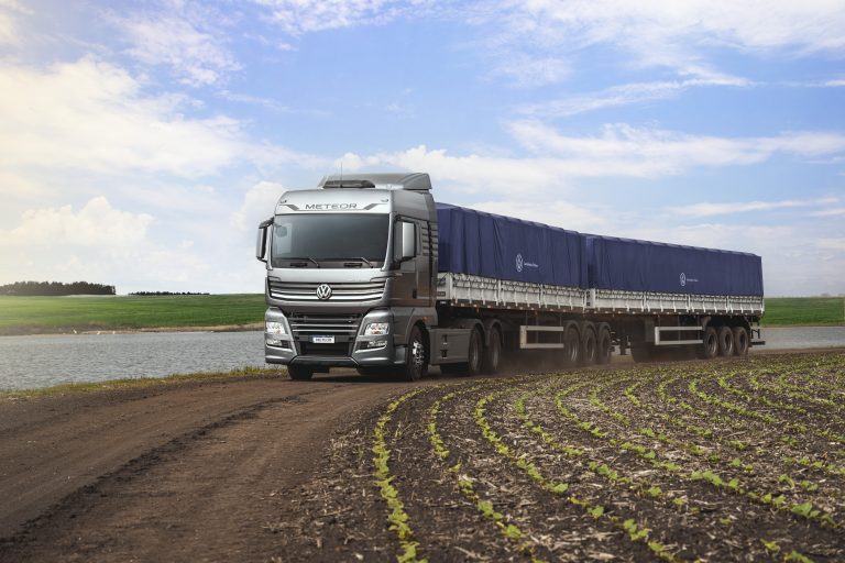 Financiamento de caminhões cresce 8,1% até julho, puxado pelos seminovos