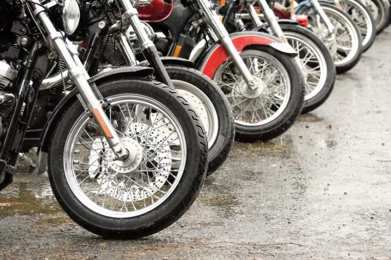 Óleo mais barato pode sair caro para quem trabalha com moto
